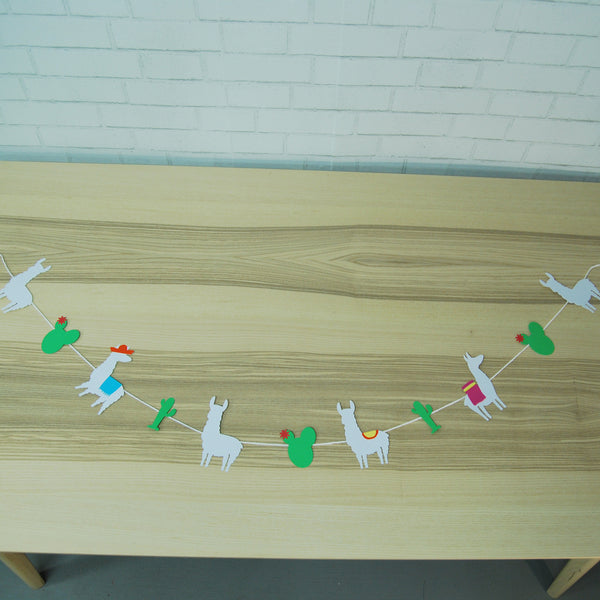 Llama Garland